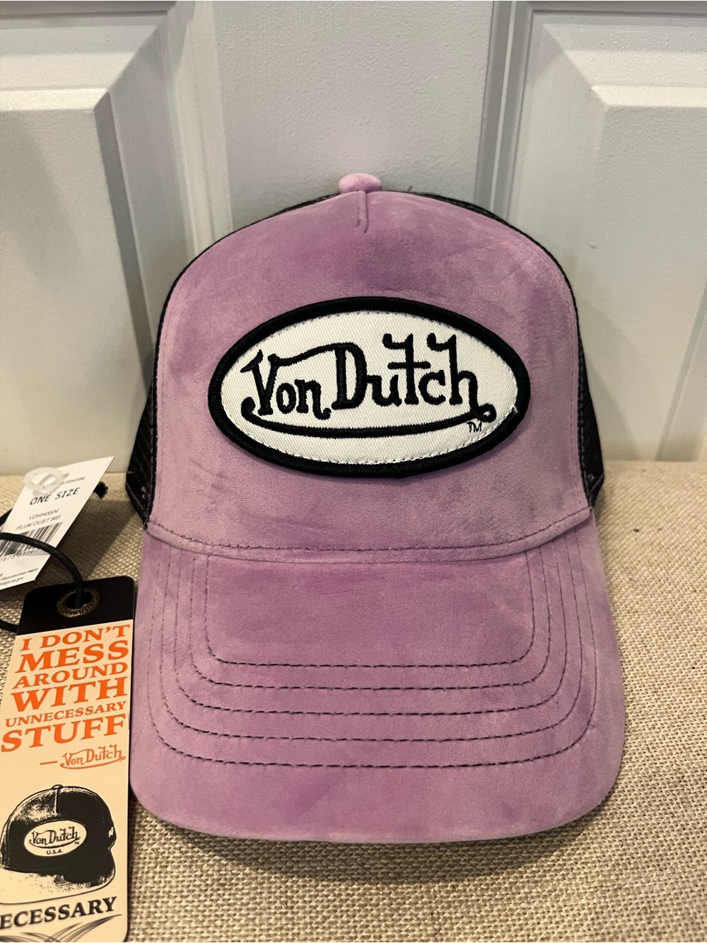 NWT Von Dutch Women's  Lavender Velvet Trucker Cap with Black Mesh